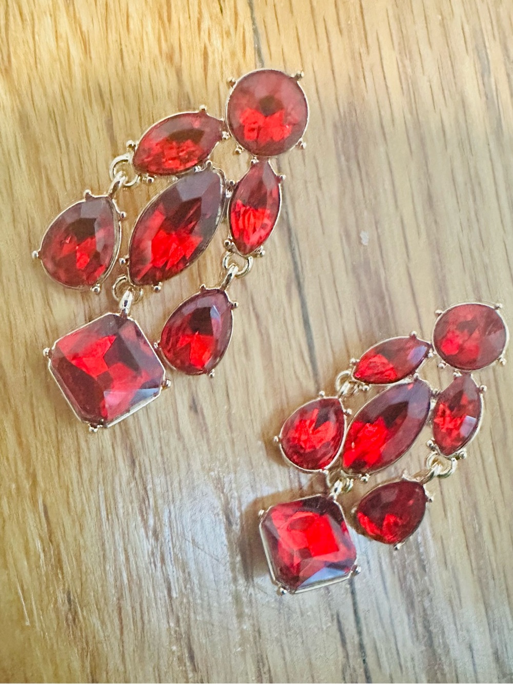 Piper K Collection Red  Crystal Earrings Great Condition - Picture 2 of 3